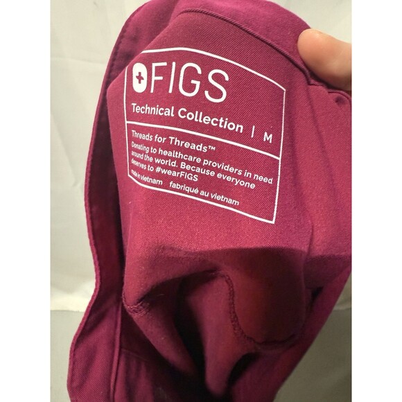FIGS Dark Magenta Rafaela Oversized Sleeveless Scrub Top Size Medium - Picture 4 of 4